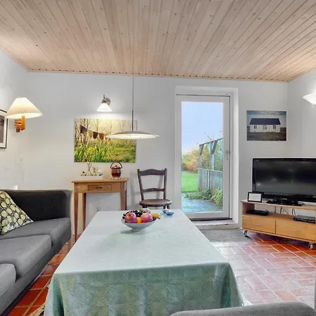 2 Bedroom Awesome Home In Thyholm Feriehus Thyholm