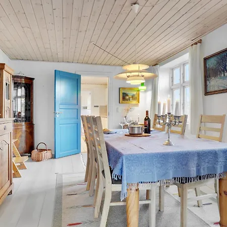 Two-bedroom With Sea View 04 *