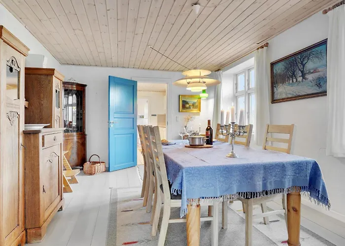 Two-bedroom With Sea View 04 *